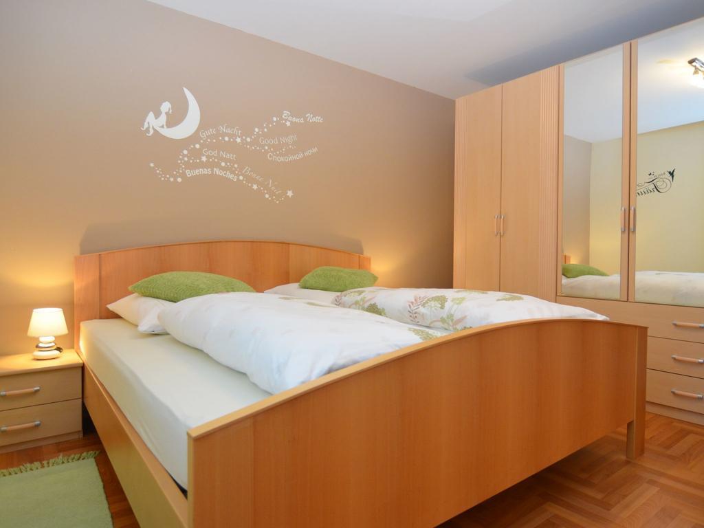 Holiday Flat With Swimming Pool In Prackenbach Viechtach Exterior photo